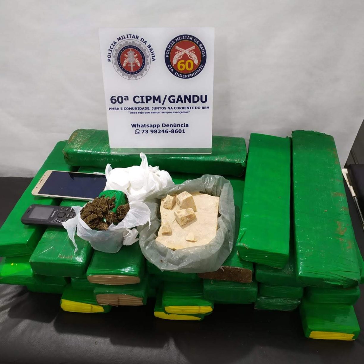Trio trapalhão é preso com 30 kg de drogas Dentro de Saboneteira