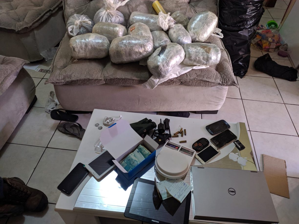 De Galera é melhor: Operação Conjunta apreende 38kg de maconha e captura foragido da justiça.