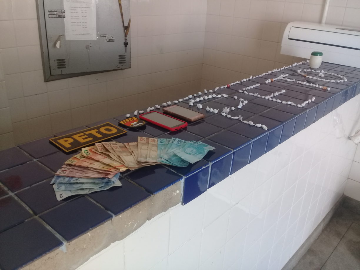 Brumado: Fingiu que não viu, mas o PETO viu.