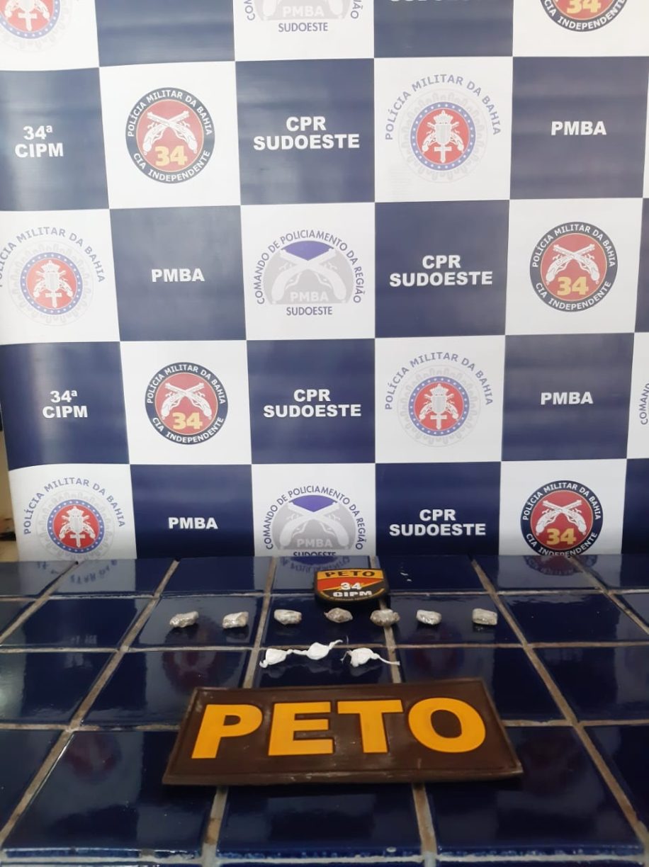 Brumado: Lojinha foi fechada | PETO prende Cramunhão vendendo Drogas no Brisas.