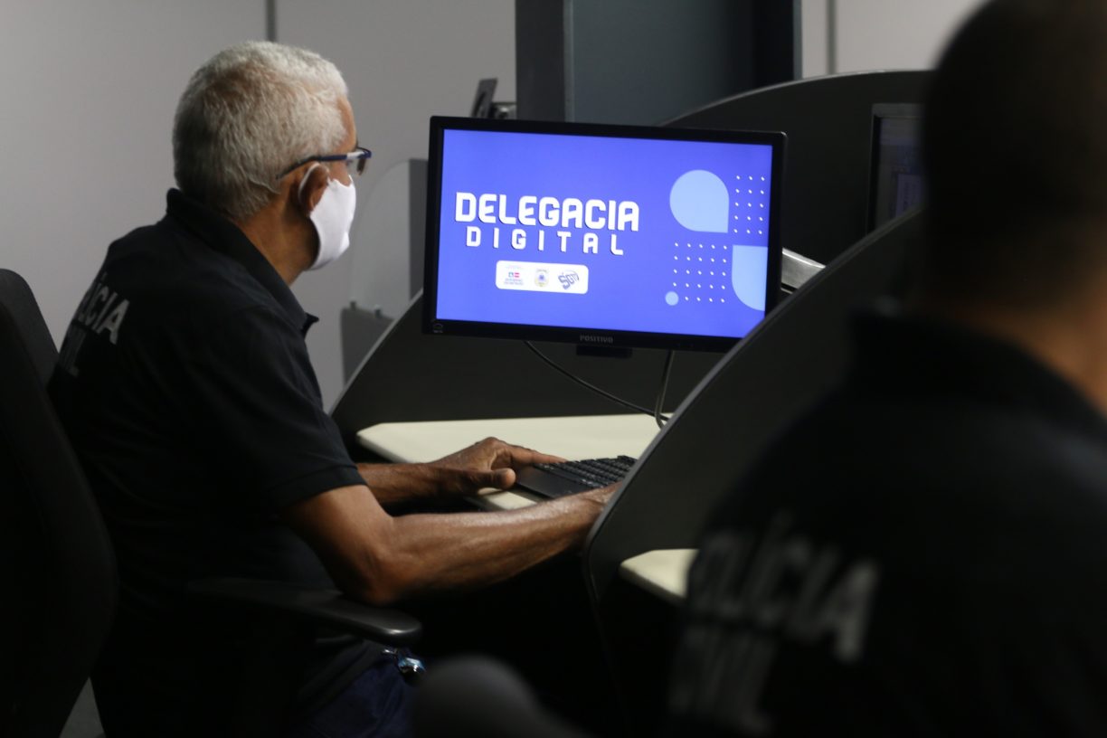 Mão na Roda! Nova Delegacia Digital tem 14 mil queixas em 30 dias