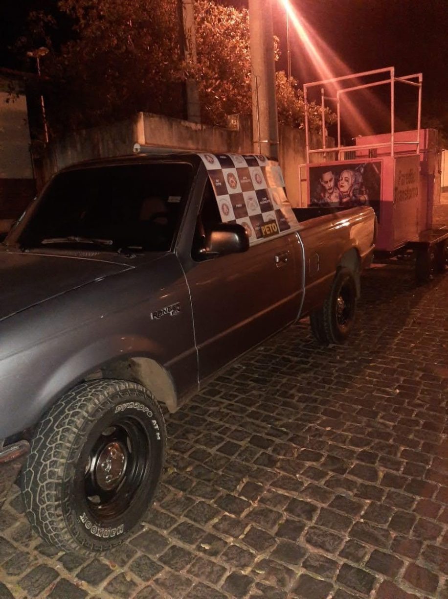 BRUMADO: FUXICO MUSICAL, BOTA A MÃO NO PAREDÃO | POLÍCIA MILITAR ACABA COM “SOCIAL” APREENDE PAREDÃO QUE TIRAVA A PAZ DOS VIZINHOS.