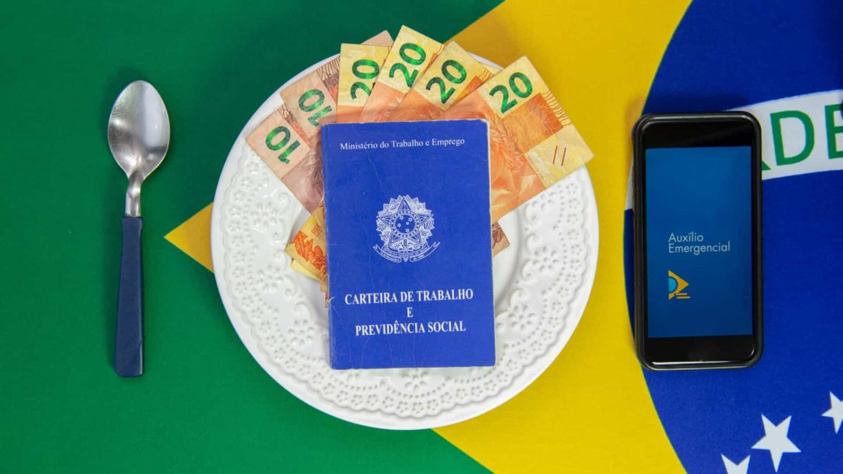 “Não é pra comprar moto não, viu mãe solteira?” Primeira parcela do auxílio residual será paga a partir de quarta