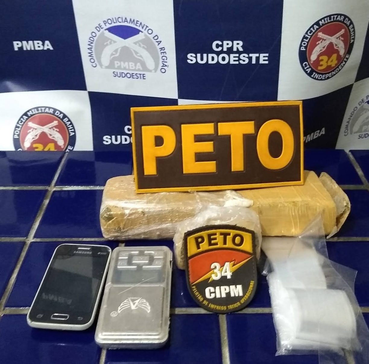 Brumado: “PM broca prende Seboso e desmonta lojinha nos Brisas.”