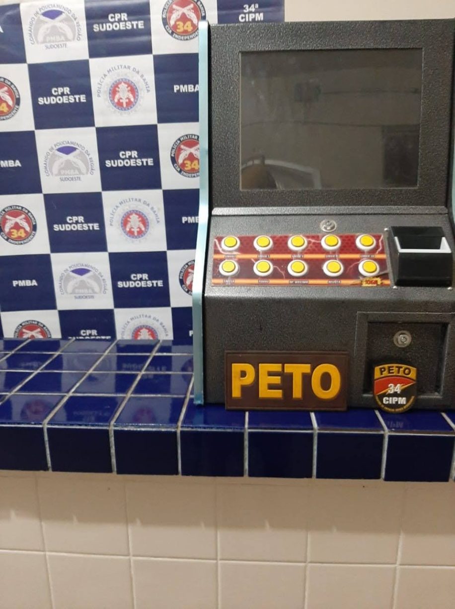 TOMANDO O DINHEIRO DOS BESTAS | PETO APREENDE MÁQUINA CAÇA NÍQUEL NO SÃO FÉLIX.