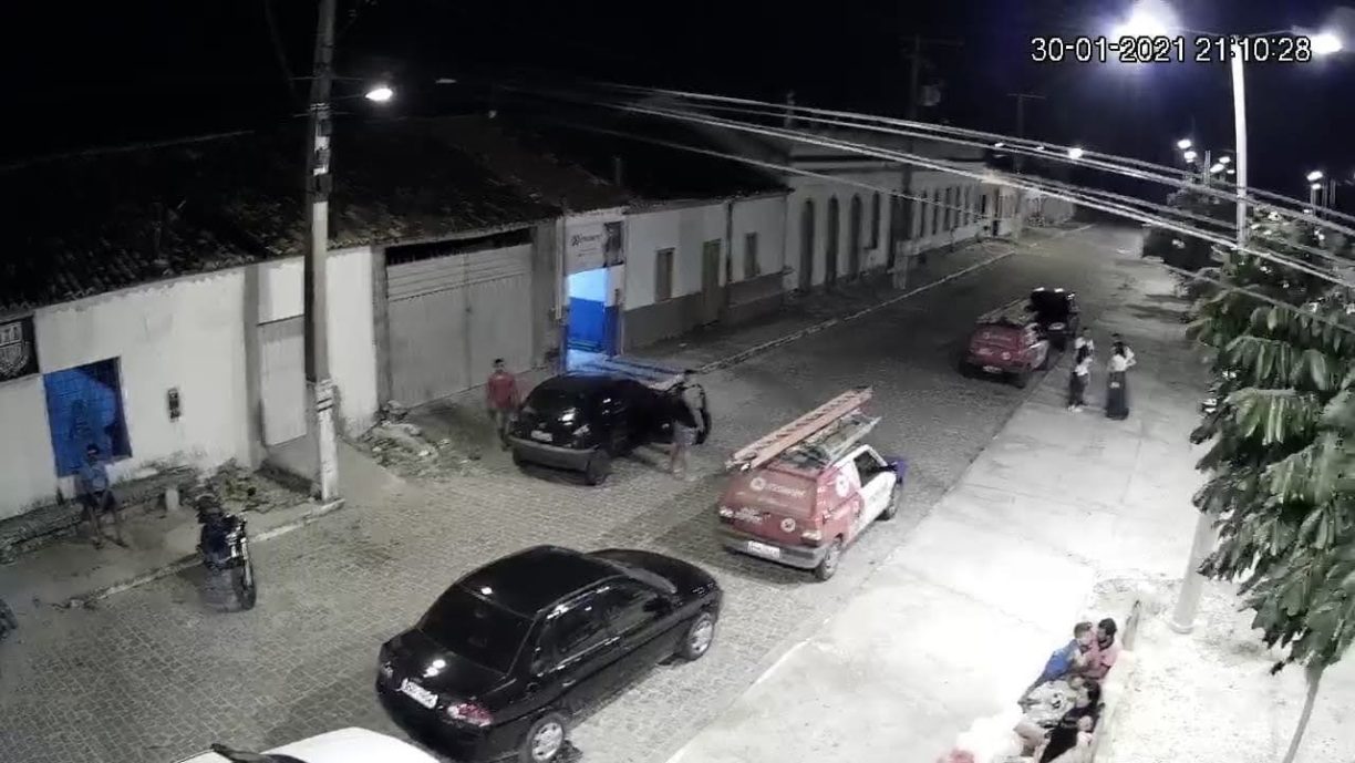 Assista: Só quer ser os tenente! “Cu de Galinhas se passaram por polícia e aterrorizaram moradores de Itaquarai.”