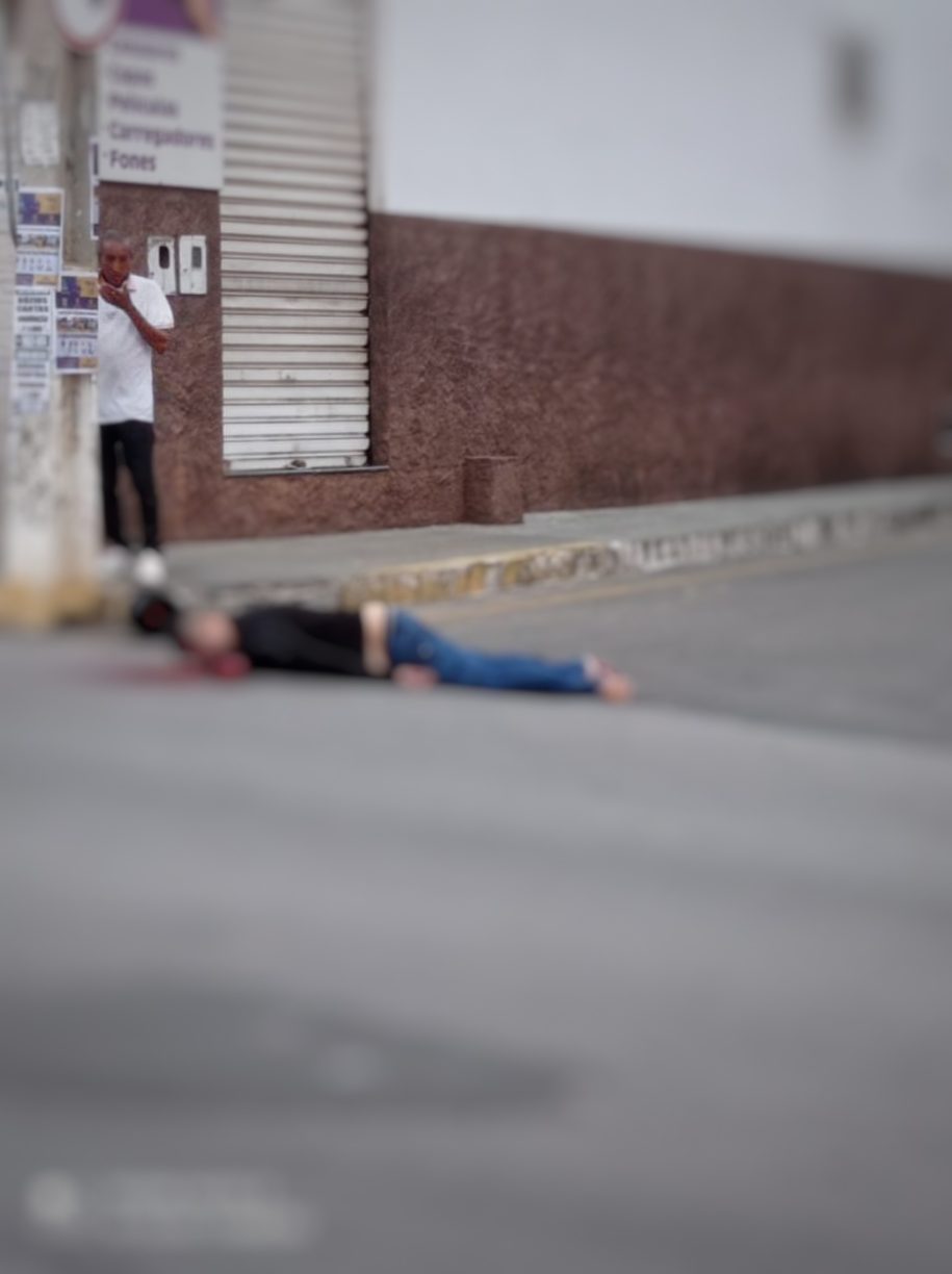 Homem morto a tiros no centro de Brumado, pode ter sido acerto de contas.