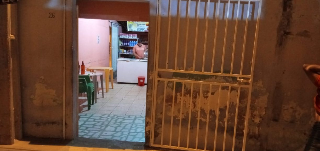 Brumado: Vocês sabem com quem estão falando? | PETO fecha buteco na Urbis 1, a dona botou boneco.