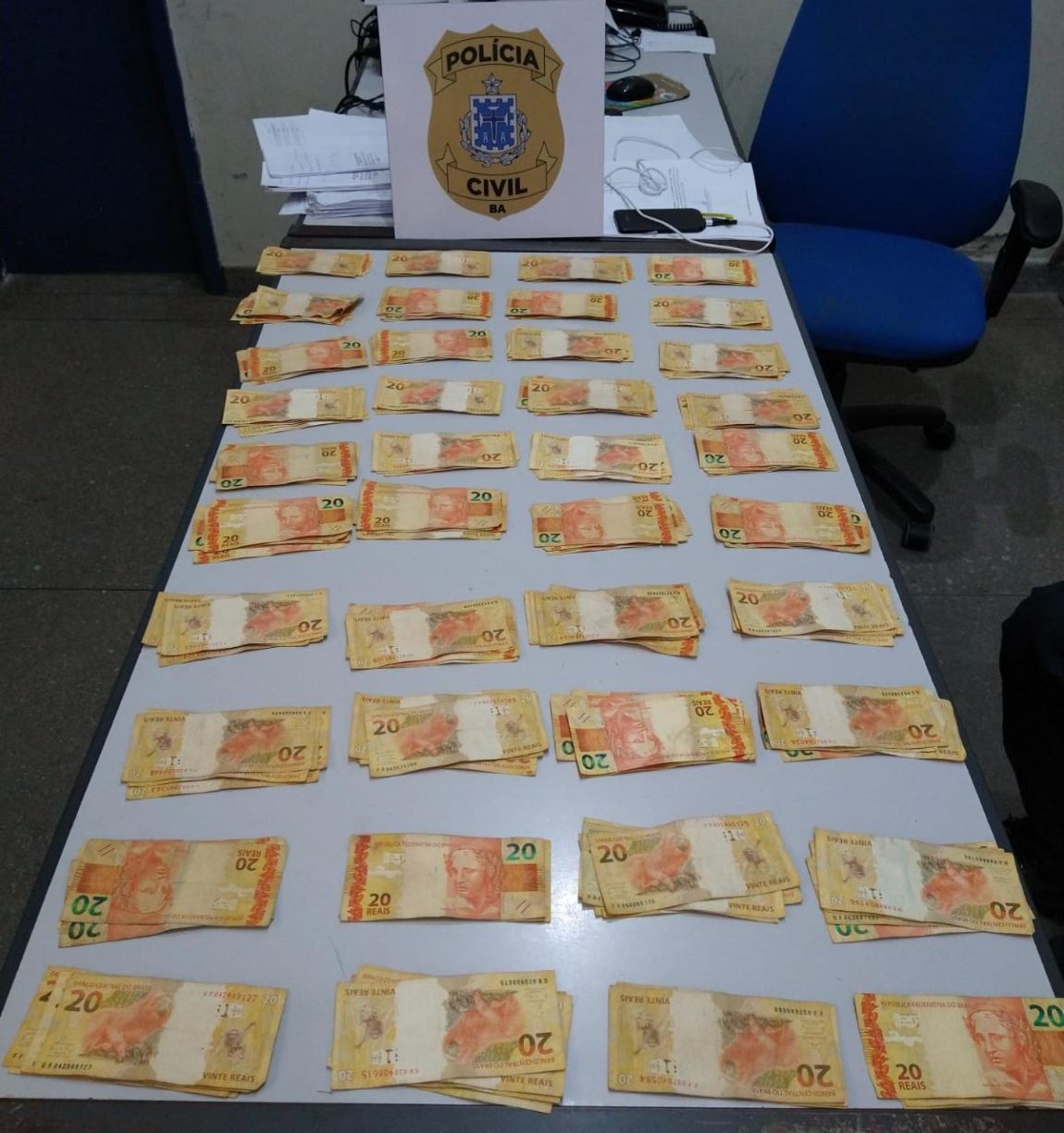 Brumado: Apunhalada pelas Costas | Polícia Civil Recupera Dinheiro Surrupiado pela empregadada na casa da patroa .