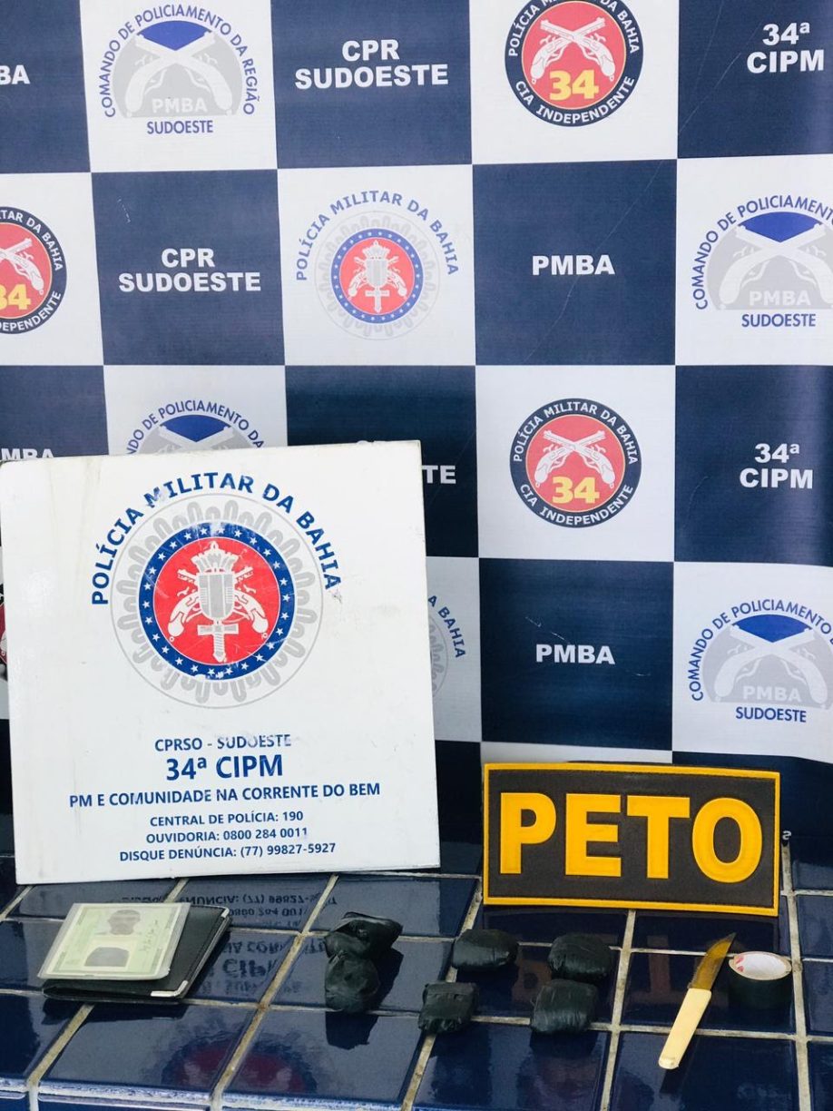 Brumado: “O PETO é mau, eu quero é produção” | PM estoura lojinha no Bairro Dr Juracy, dois Cu de Galinha foram em cana.