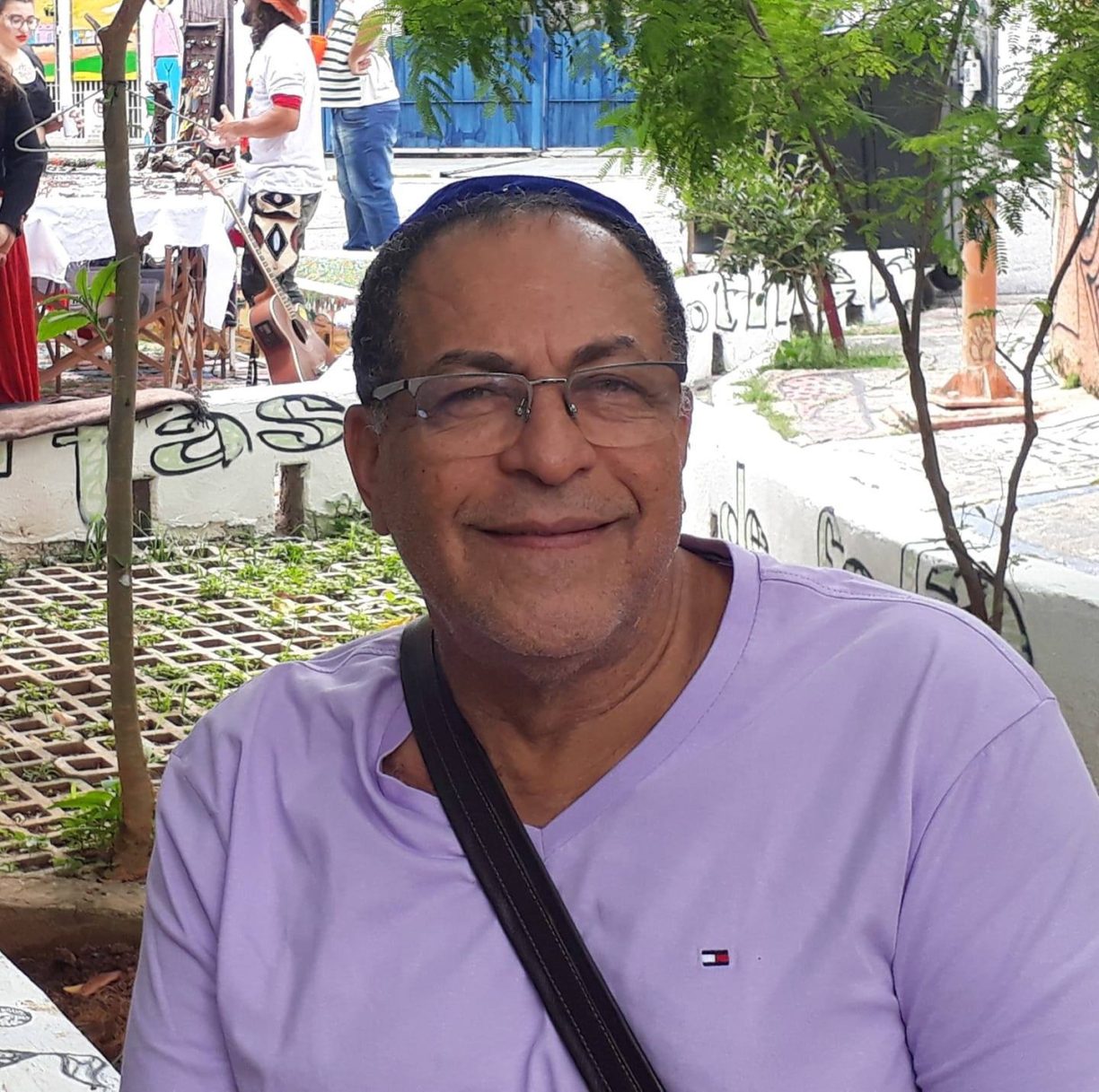 Isaac da revista Mundo interessante? Morreu em Salvador o político jequieense e funcionário dos Correios Isaac Cunha, o Governador Lamentou a Morte.