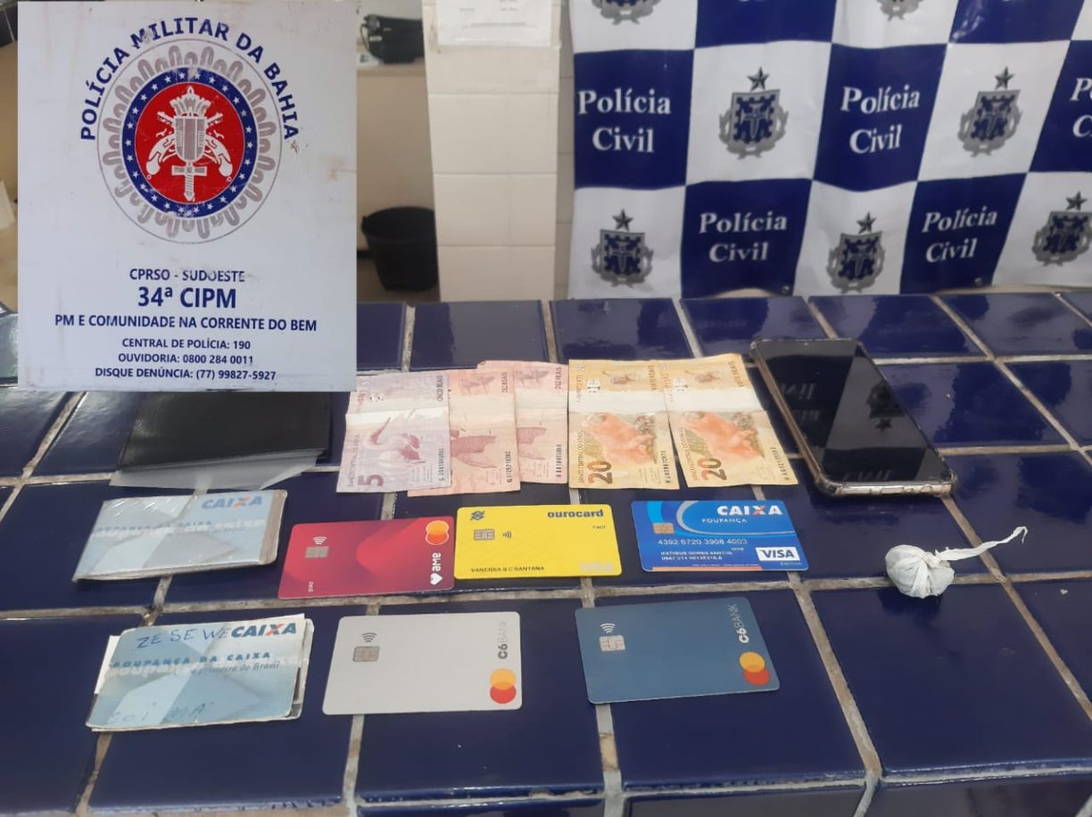 Brumado: Polícia Militar prende Cabeçudo que não sabia de quem era o radinho que estava em seu bolso.