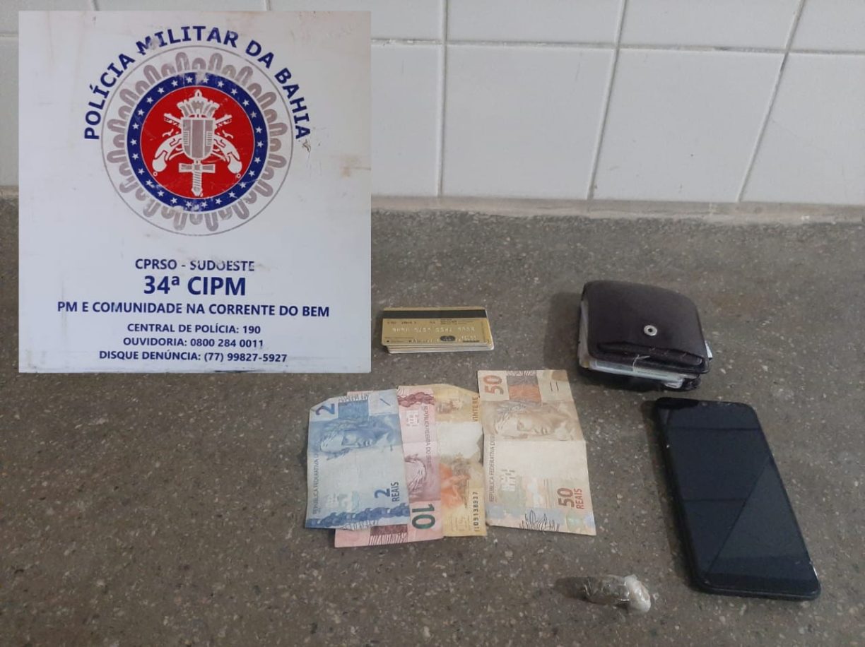 Brumado: PETO prende Lazarentos com maconha e Conduz “Cu de Galinha que bateu a boca na mão do Polícia” no bairro Baraúnas