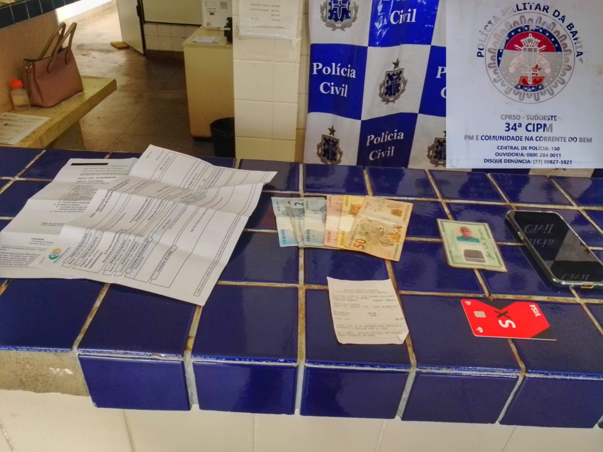 Brumado: O Golpe tá ai, cai quem quer! Cu de galinha é preso tentado dá um Golpe no Santander.