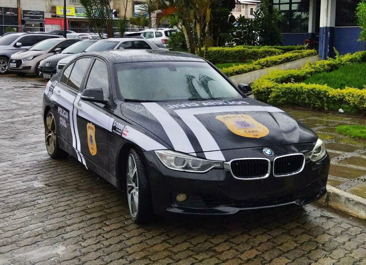 A barca! Carro de luxo apreendido com o tráfico de drogas é transformado em Viatura da Polícia Civil em Conquista.