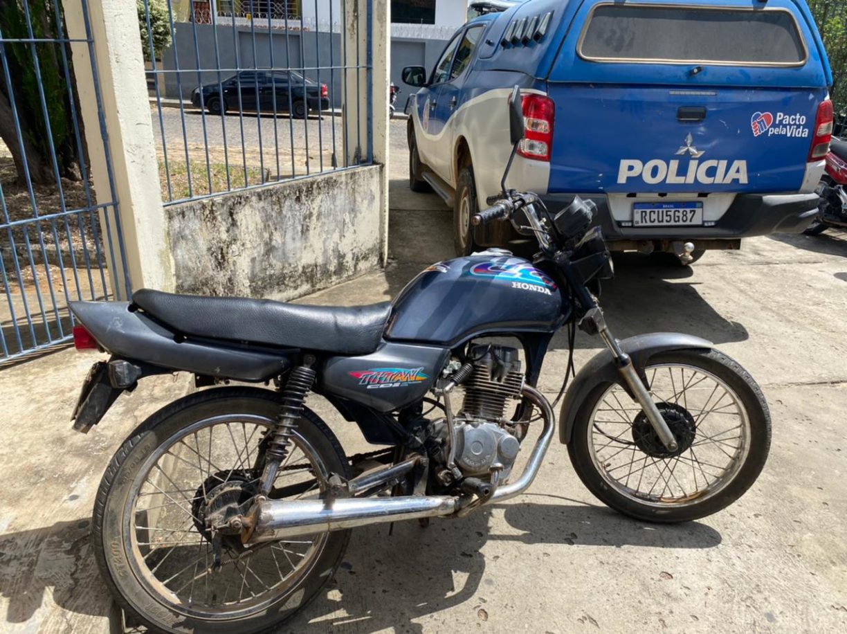 Pagamento Maldito! Blitz da PM apreende cabrita com número de motor raspado em Brumado.