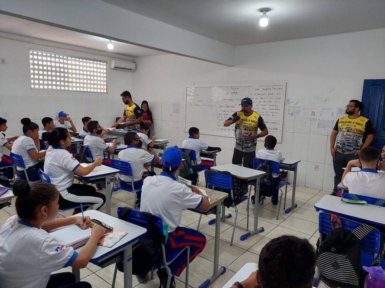 Brumado: SMTT Realiza Palestra na Escola Militar Idalina Azevedo Lobo (Galeria de Imagens)