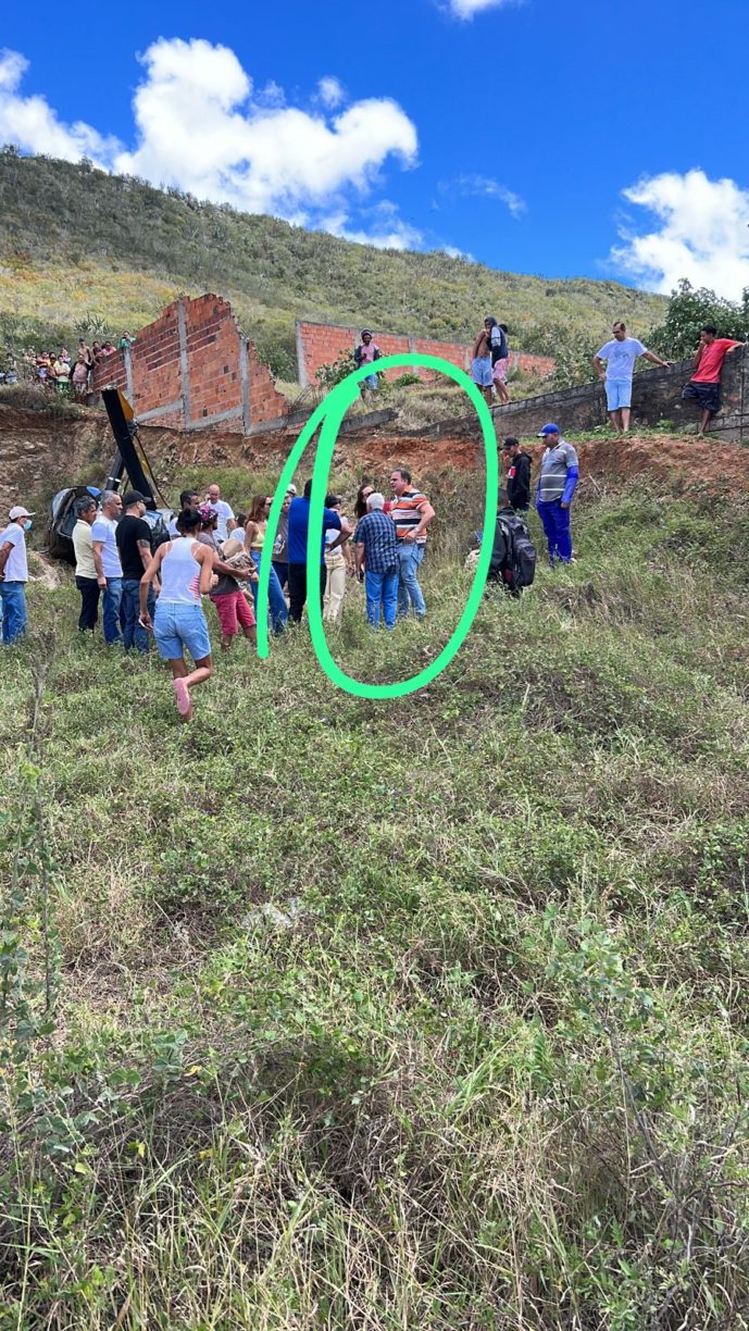João Bacelar tem ferimentos leves em queda de helicóptero no Norte da Bahia  | Deputado, que tenta a reeleição para a Câmara, se deslocava para compromisso de campanha.