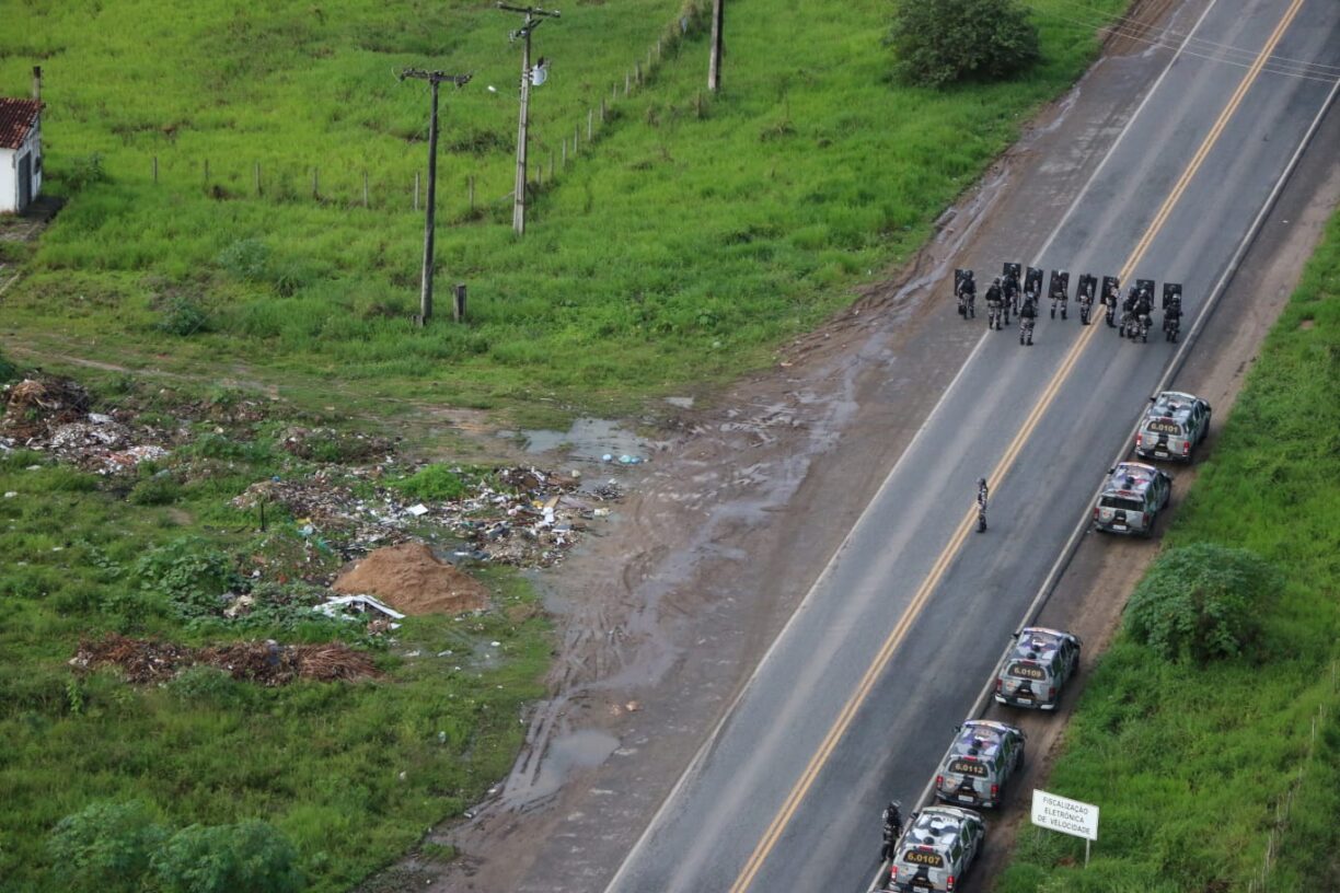 Bahia: Quatorze pontos em rodovias federais são liberados pela polícia, Um cabeça foi preso em Jequié.