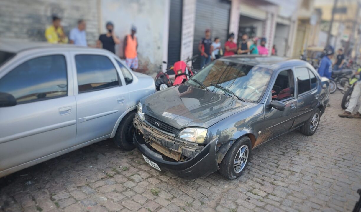 Brumado: PM prende motorista embriagado que “passou por cima de tudo” no centro.