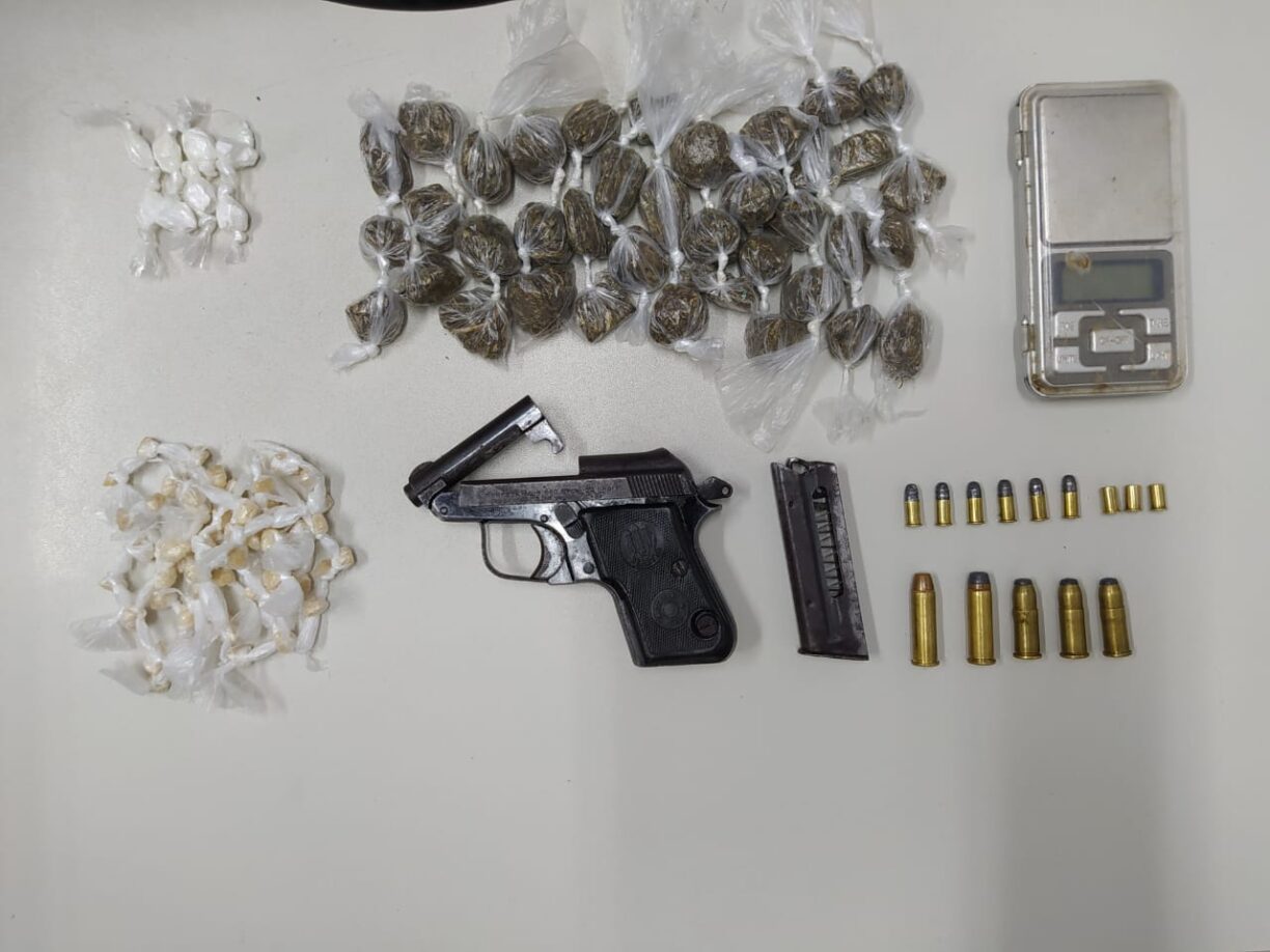 Operação IGNIS: Esquadrão Falcão de Conquista captura “Cu de Galinha” com Drogas e Arma em Jequié.