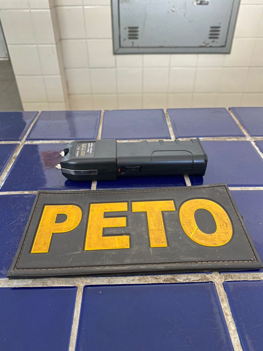 Em Brumado, Novinha fica pistola por causa de curtida do Crush no perfil de nifeta e a ameaça de cancelamento com máquina de choque.