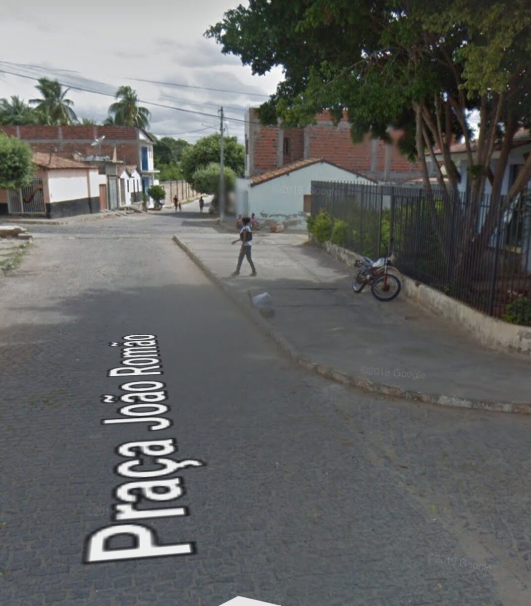 Dá em nada! PM na folga se atraca com cu de galinha que furtou “bagatela” em Brumado.