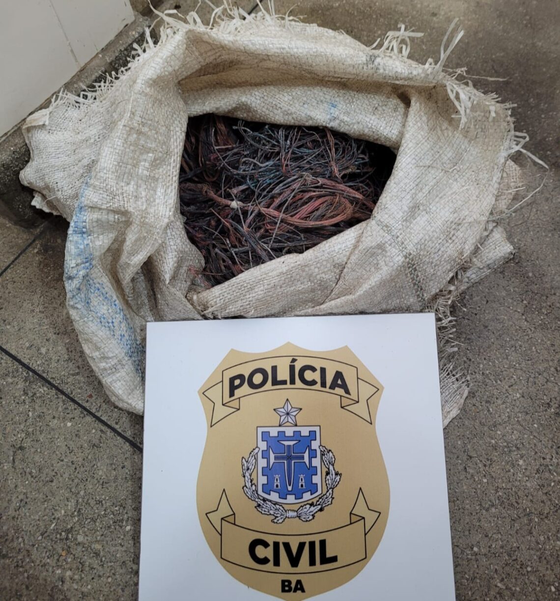 Em Brumado, Cramunhão é preso em flagrante furtando peças dos veículos depositados na delegacia.