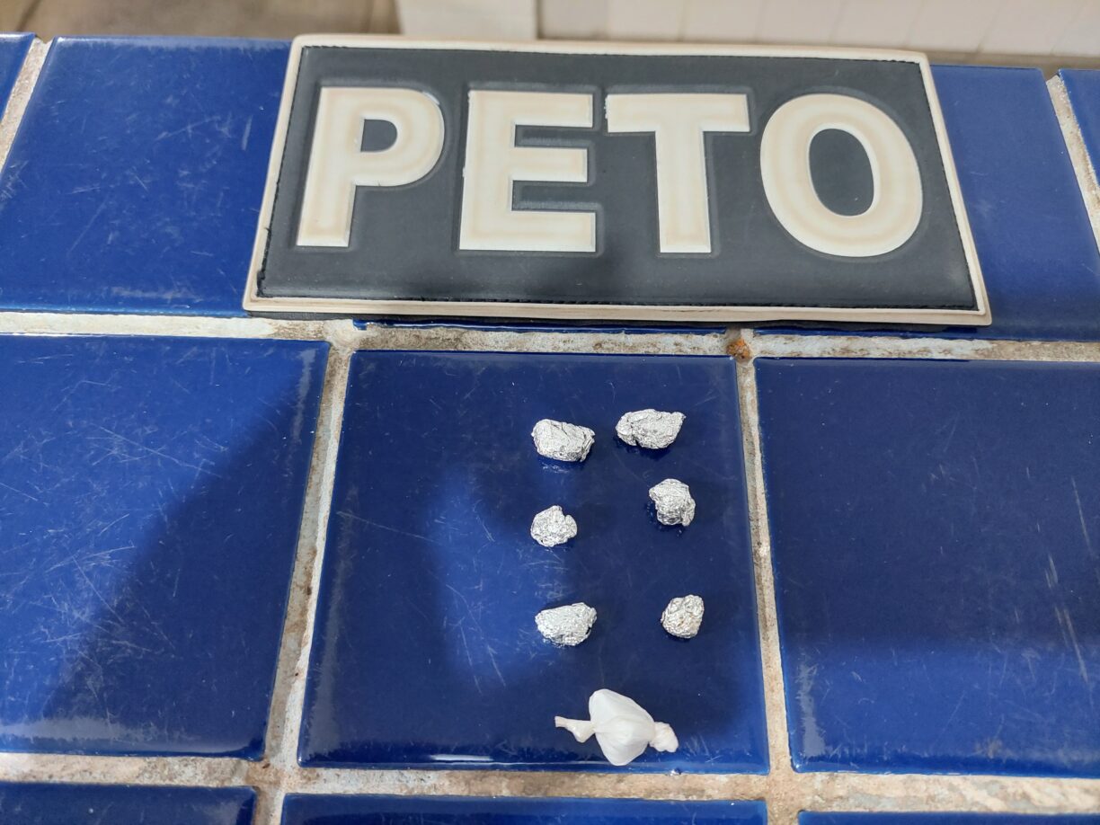 Em Brumado, PETO desmonta lojinha nas pedrinhas, drama ficou só de bituca.