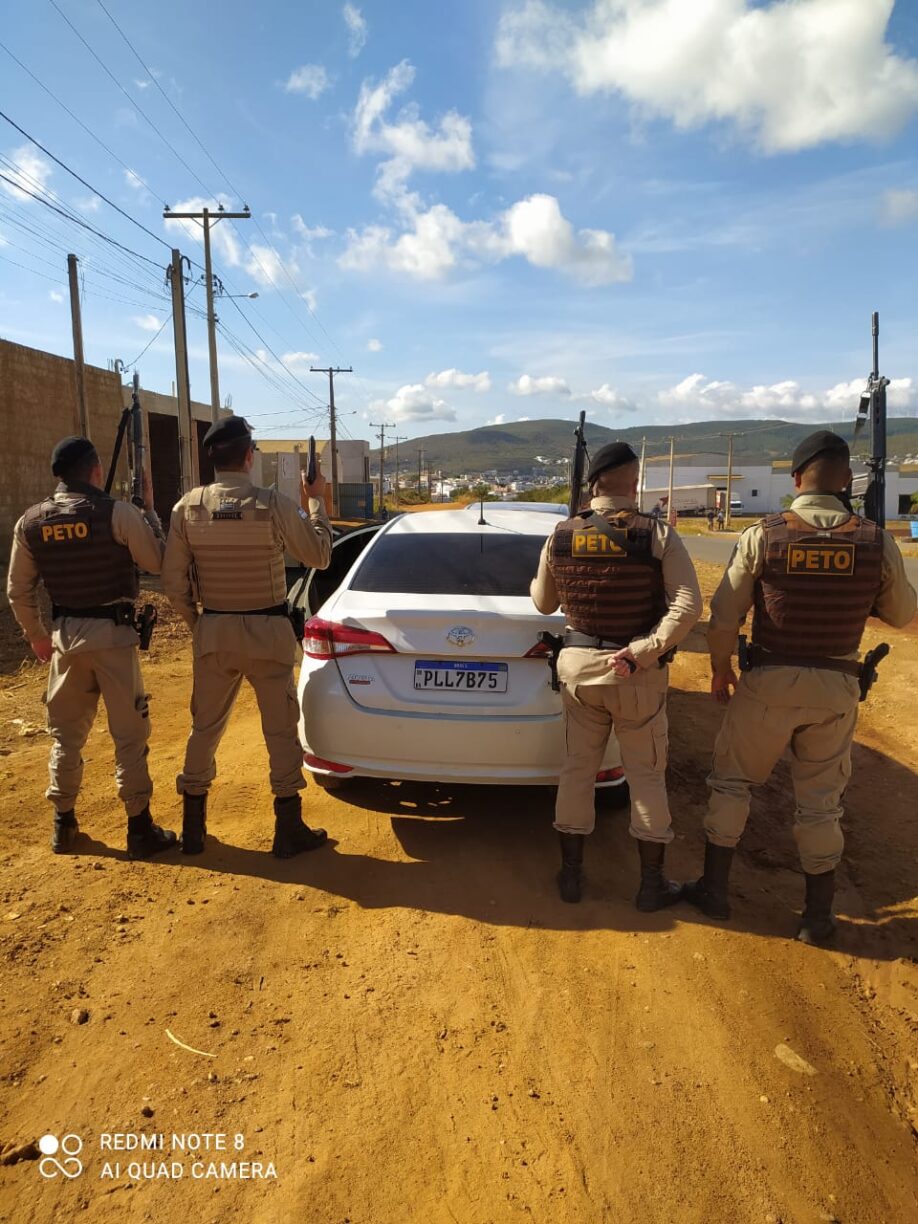 Veículo utilizado no sequestro e morte de Leo Perninha é encontrado pela PM em Caetité, três Almas Sebosas foram em cana.