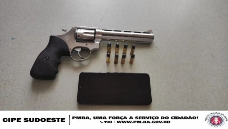 Caesg prende Cu de Frango acusado de ameaçar moradores com um trambuco de todo tamanho, em Jânio Quadros.