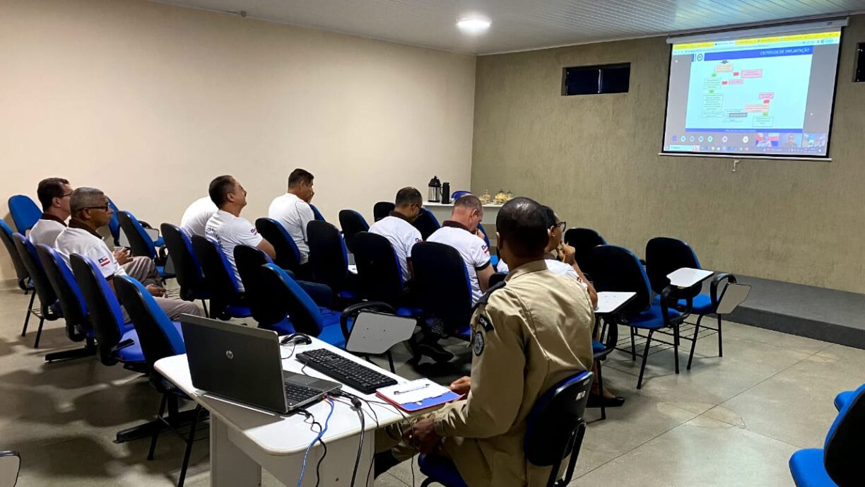 PMs recebem instruções para atuar em escolas compartilhadas, em Brumado vários temas foram trabalhados