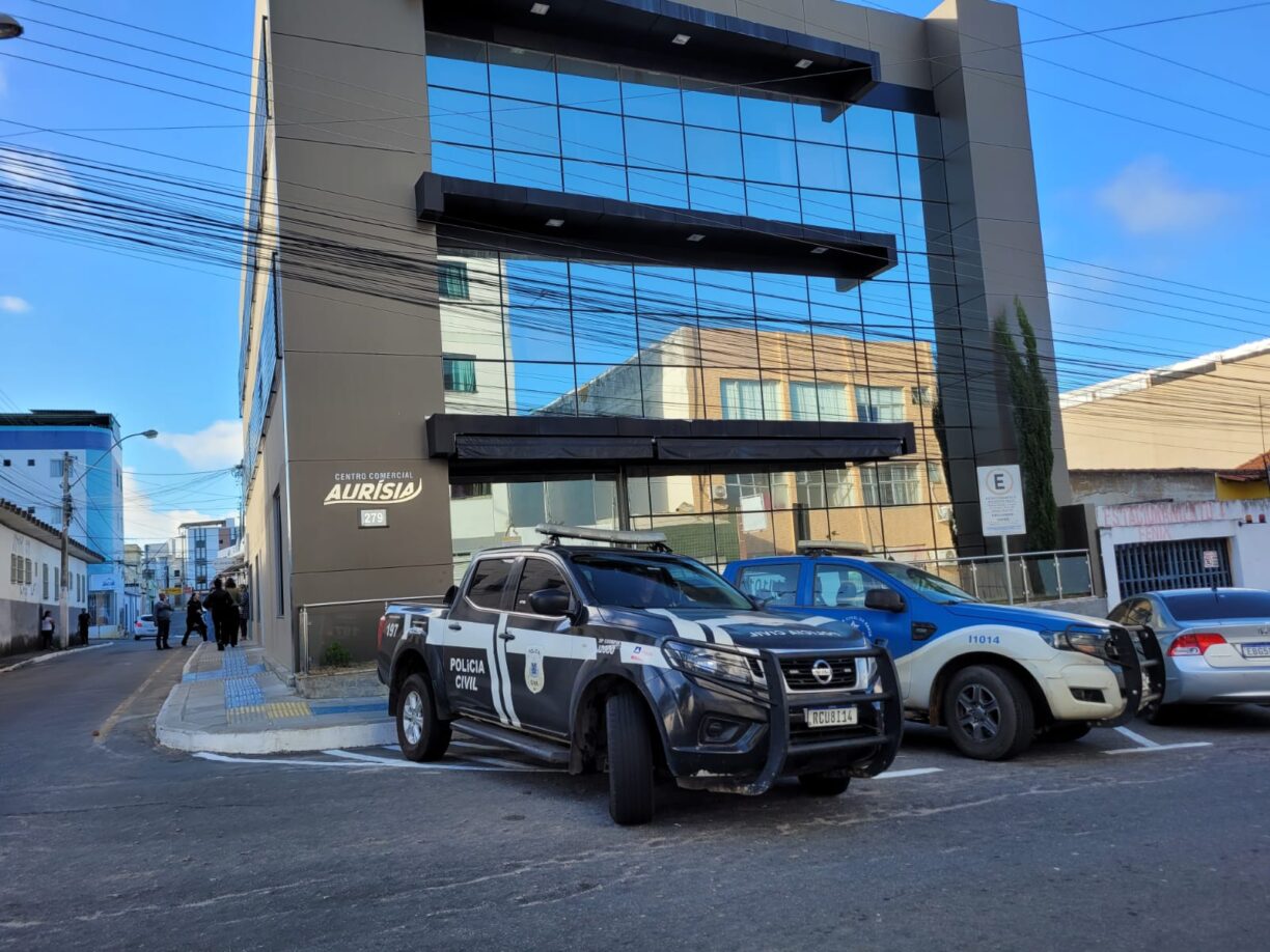 Polícia Civil Cumpriu mandados de busca e apreensão na segunda fase da Operação Pombo-Correio 2, em Conquista.