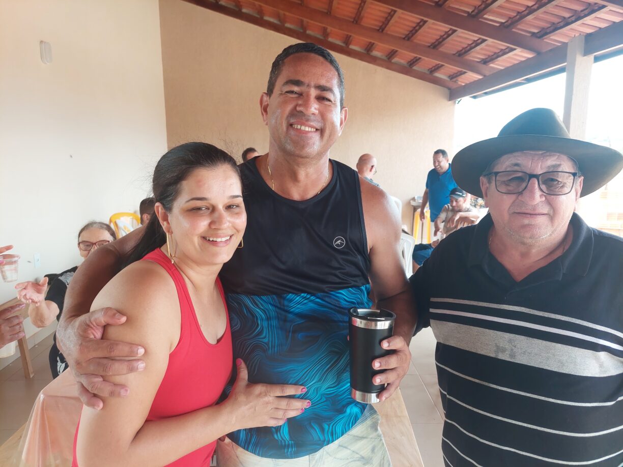Social: Amigos da Alameda Pires comemoram aniversário em sítio de Brumado.