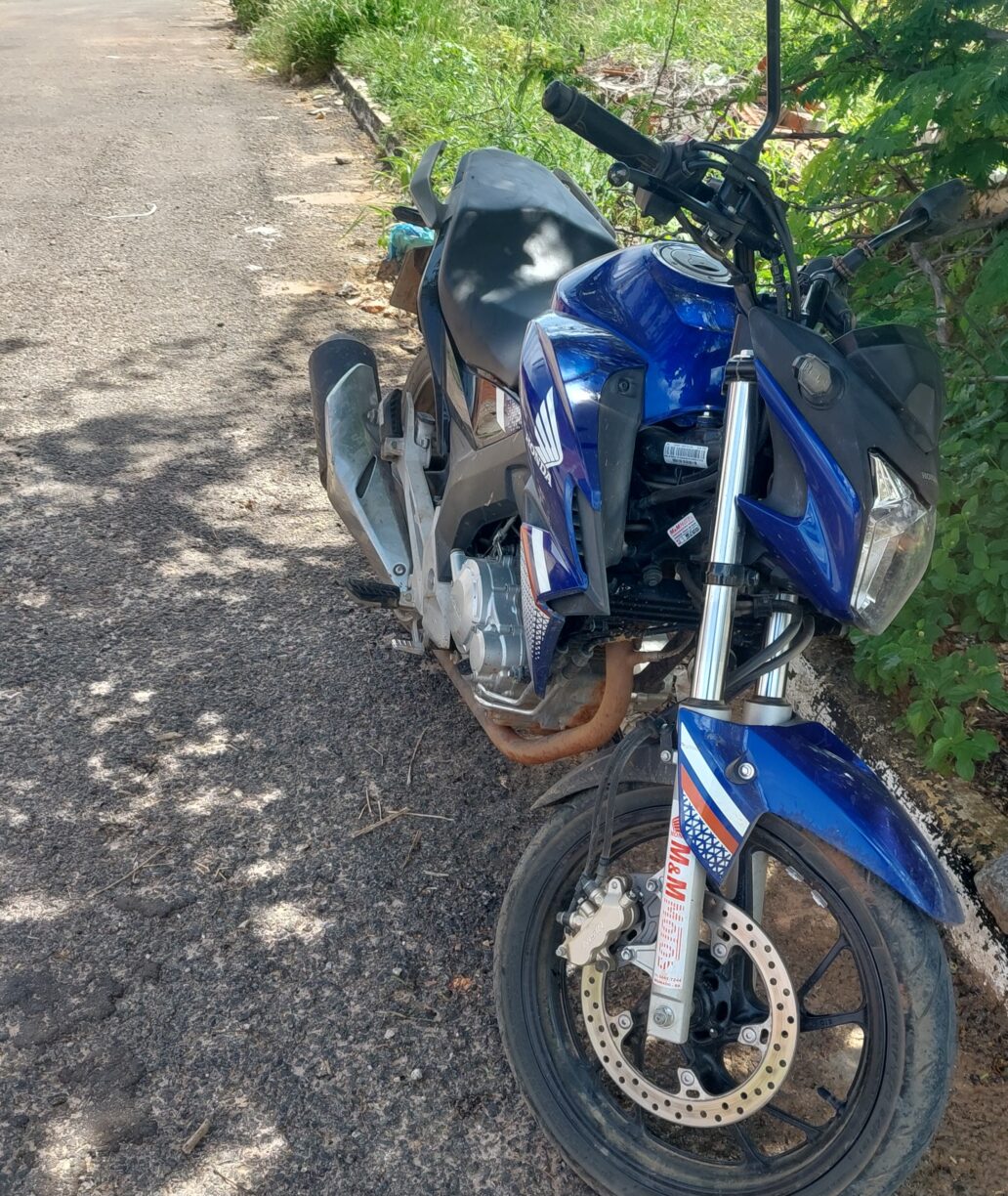 Moto Honda CB 250 roubada no Tamboril é recuperada no centro de Brumado.