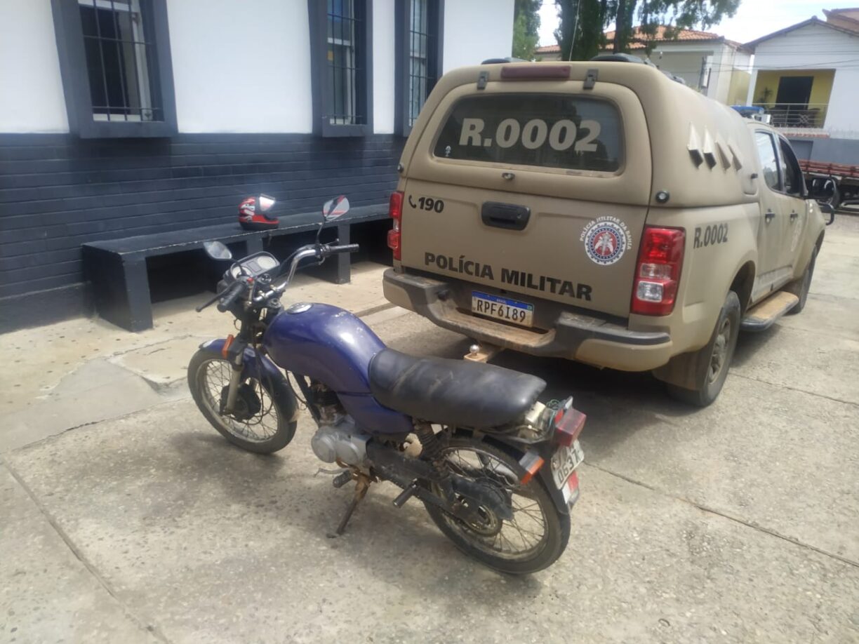 Em Brumado, CETO recupera moto logo após o roubo, lazarentos saíram vuados.