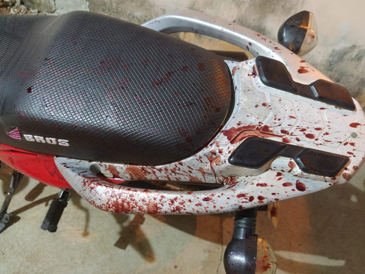 Homem é baleado no braço, e consegue pilotar até o hospital em Brumado.