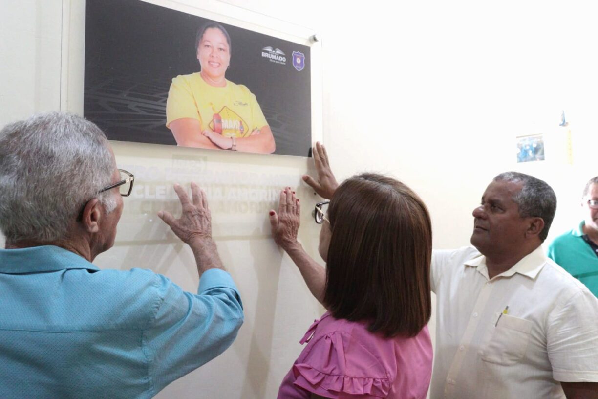 Muita emoção! Prefeitura de Brumado presta homenagem à Agente de Trânsito Cleidileia Amorim.
