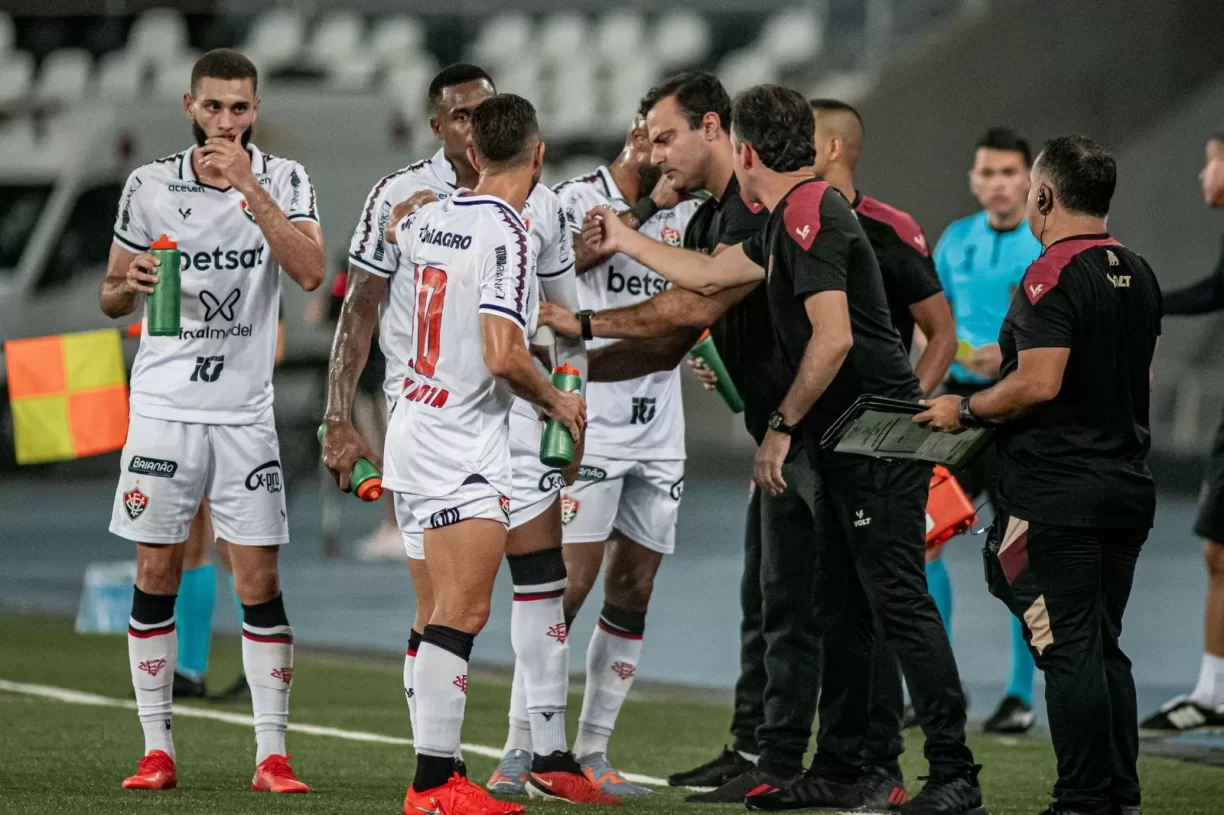 Vitória perde para o Botafogo e sai atrás na Copa do Brasil.