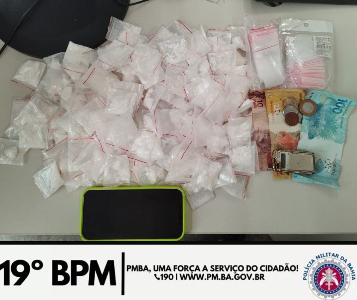 Cu de Galinha brumadense é preso traficando drogas em Jequié.