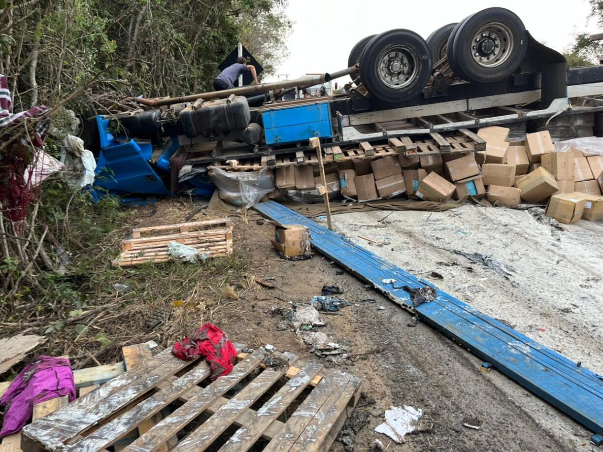 BR-030: Motorista de Tanhaçu fica ferido após acidente em Caetité