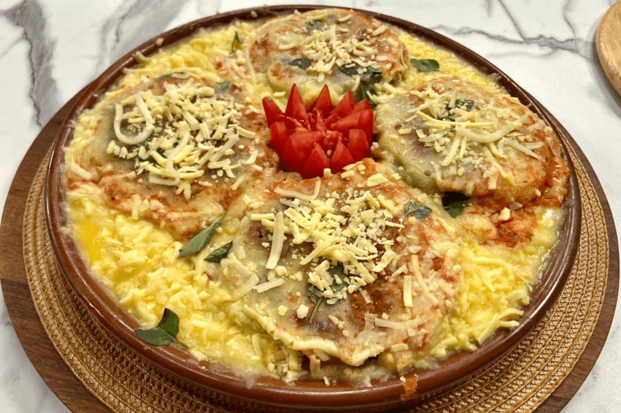 Domingo é dia do É de Cumer: Calabresa à parmegiana