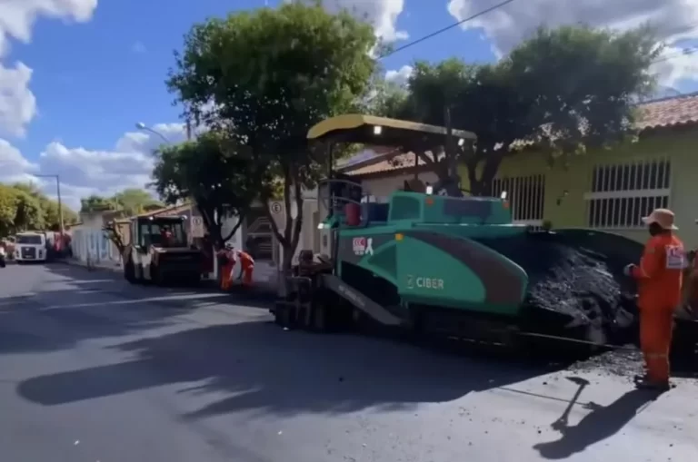 É Coisa boa calabresos! Após pedido de Gui, deputado Vítor Bonfim garante com Jero obras de pavimentação asfáltica para Brumado.