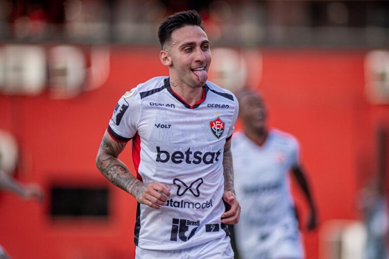 Assista: Vitória ganha do Juventude no Barradão e pode deixar o Z4