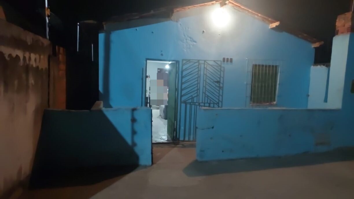 Barraco leva chuva de bala durante a madrugada em Jequié.