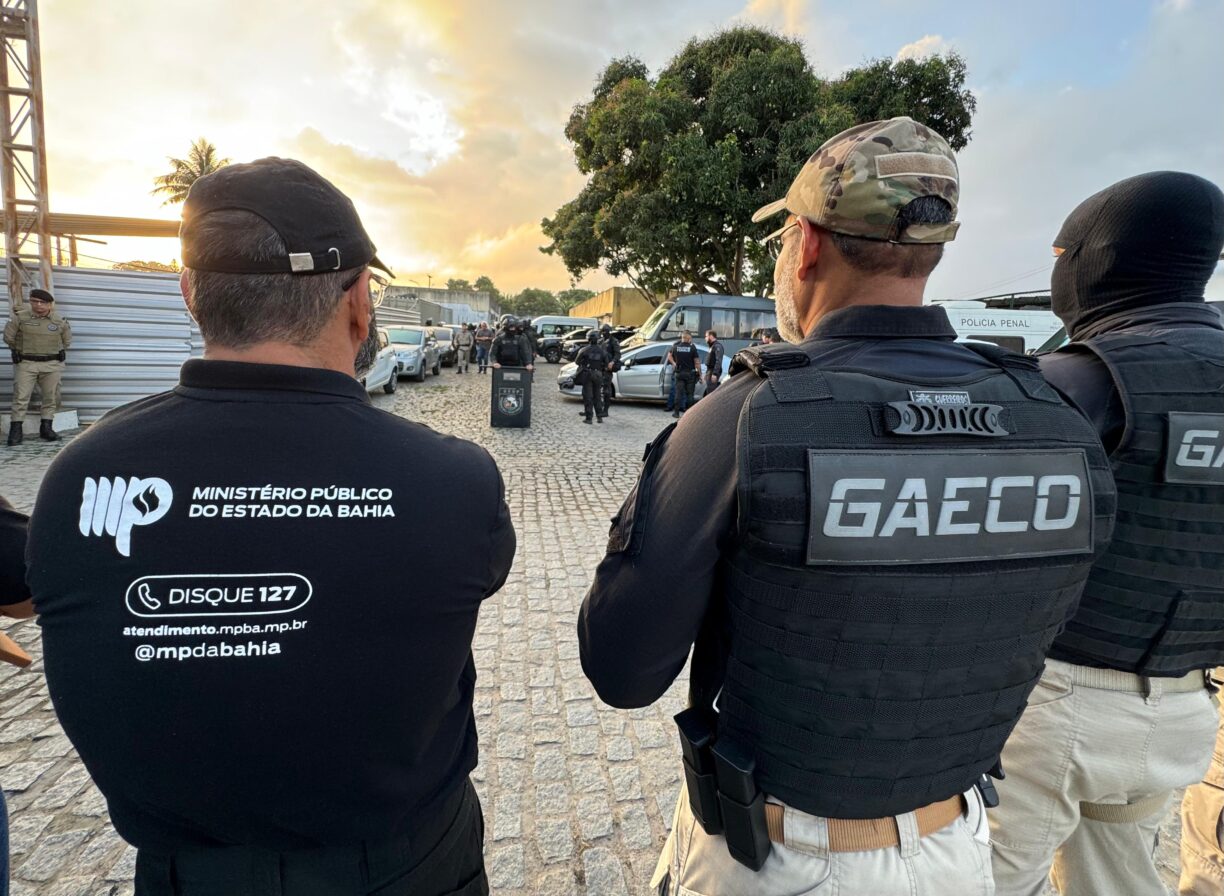 Olha o baculejo! MPBA participa de operação no Conjunto Penal de Feira de Santana, o maior do estado
