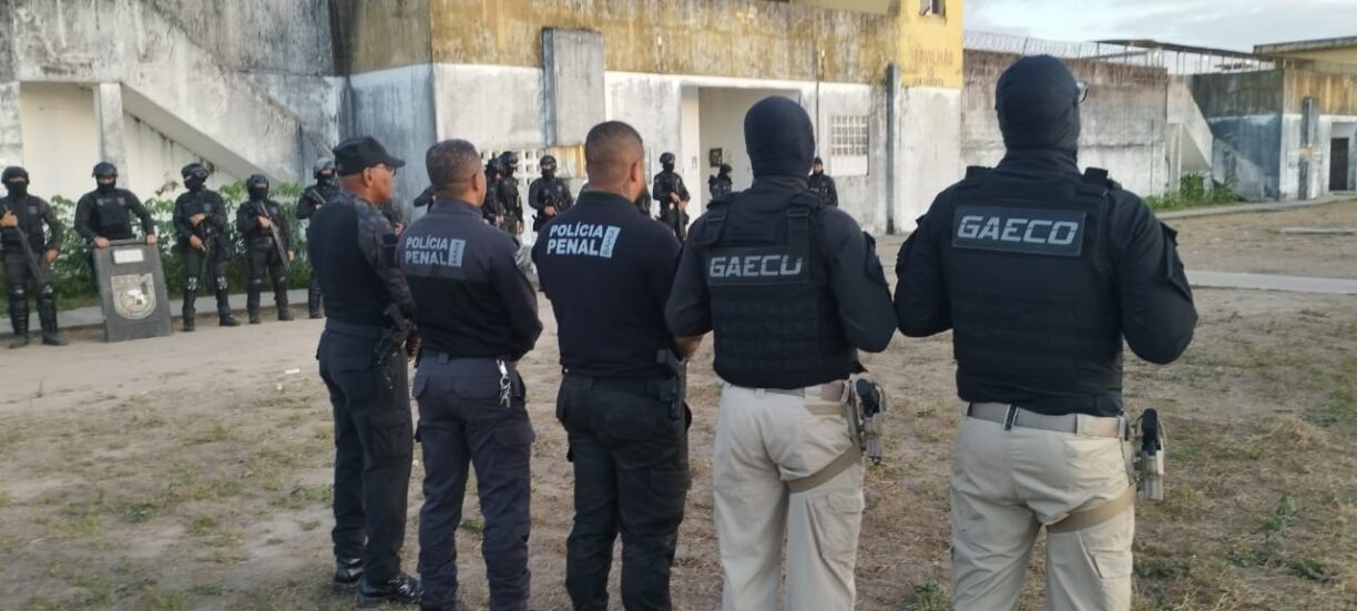 Aperto qualificado! Mortes violentas caem 78,6% em Feira de Santana após intervenção no Conjunto Penal (Assista)