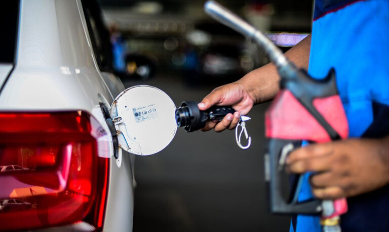 Tacaaaa! Gasolina e diesel terão aumento nos preços a partir de 1° de fevereiro
