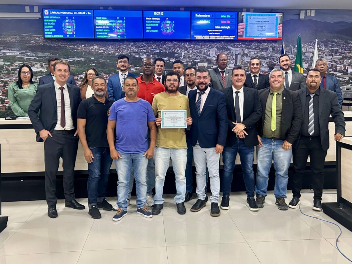 Após iniciativa do vereador André, Sindicato dos trabalhadores nas indústrias de calcado da Bahia foi homenageado pela Câmara de Vereadores de Jequié.