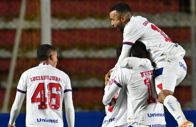Assista: Bahêa de Bismarc consegue empate com sabor de vitória na altitude boliviana